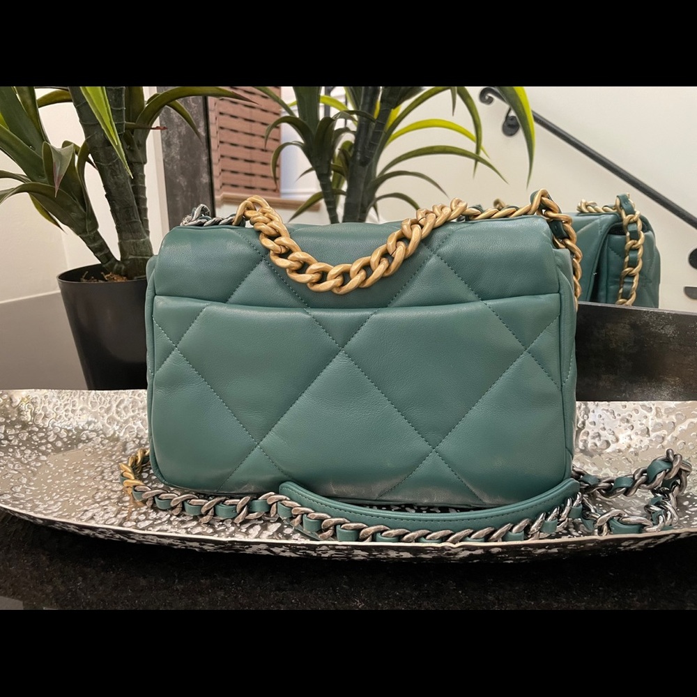 21A Chanel 19A Flap small New color! - Picture 3 of 5